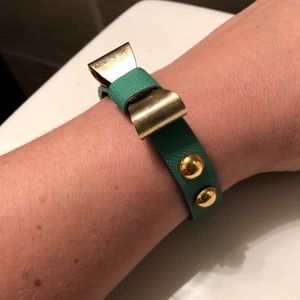 Gold and Green Snap Closure Bow Bracelet